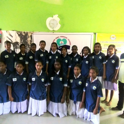 girls-cricket-team-37 girls-cricket-team-37