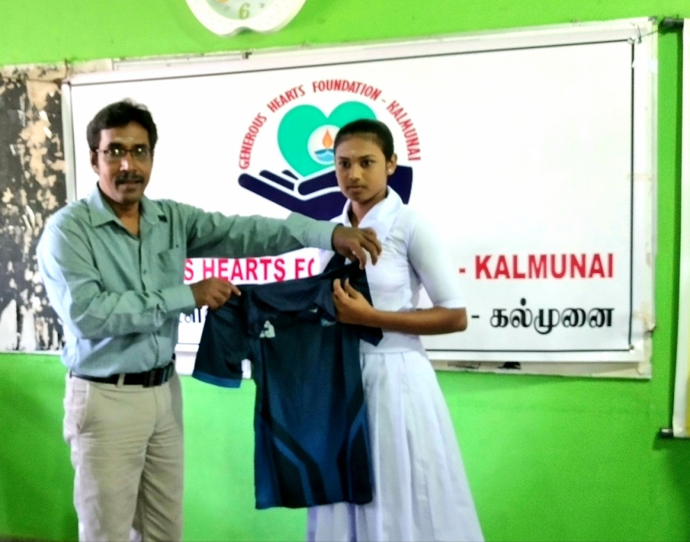 girls-cricket-team-36 girls-cricket-team-36