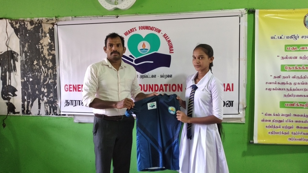 girls-cricket-team-35 girls-cricket-team-35