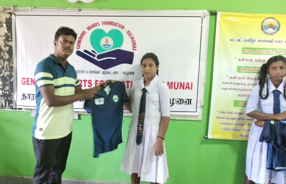 girls-cricket-team-34 girls-cricket-team-34
